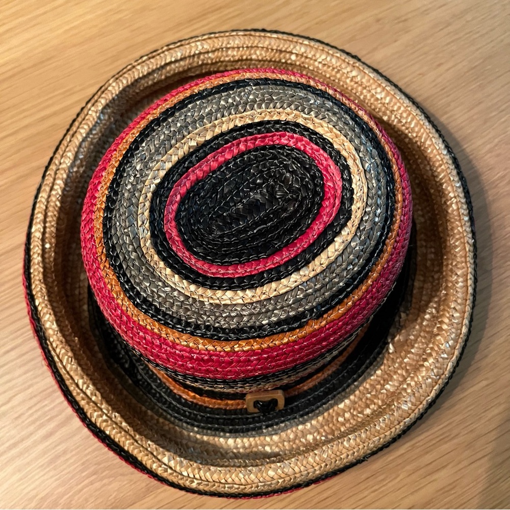 Multicolored straw bowler hat with rolled brim. - Picture 4 of 6